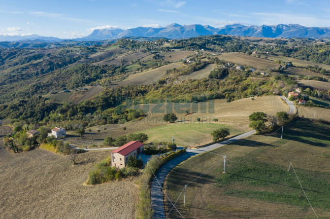 Casa singola in vendita a Sant'Angelo in Pontano