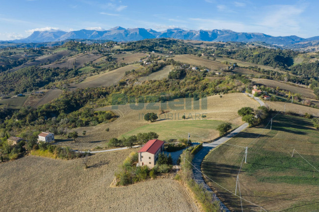 Casa singola in vendita a Sant'Angelo in Pontano