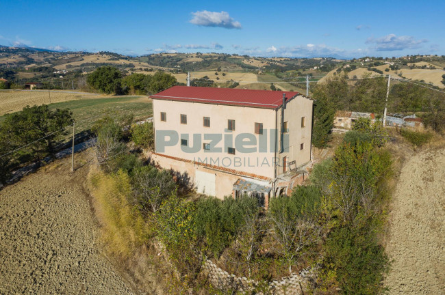 Casa singola in vendita a Sant'Angelo in Pontano