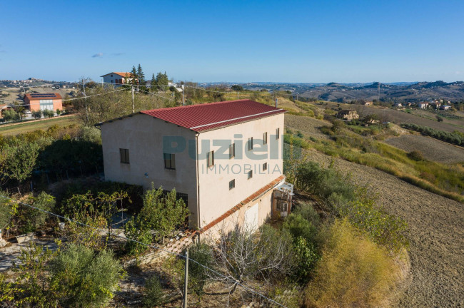 Casa singola in vendita a Sant'Angelo in Pontano