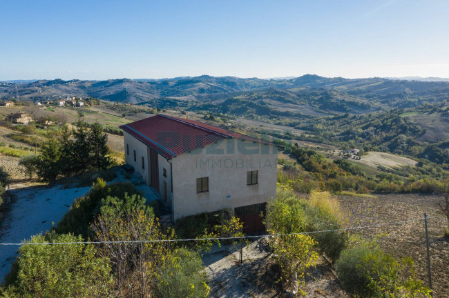 Casa singola in vendita a Sant'Angelo in Pontano