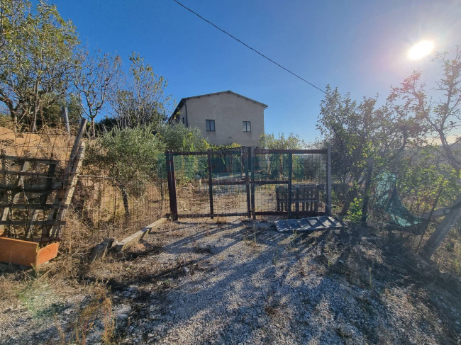 Casa singola in vendita a Sant'Angelo in Pontano