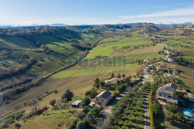 Casale in vendita a Lapedona