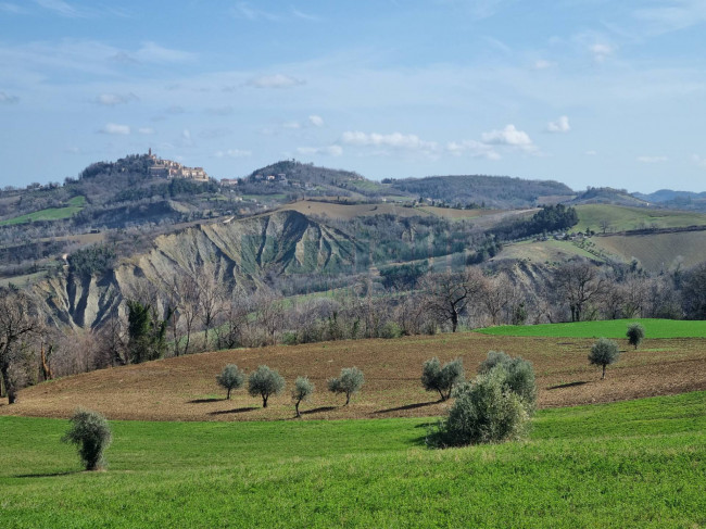  for sale in Santa Vittoria in Matenano