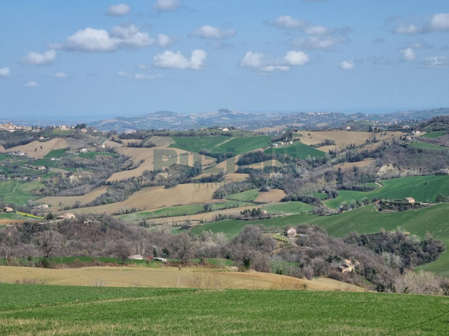 Casale in vendita a Santa Vittoria in Matenano