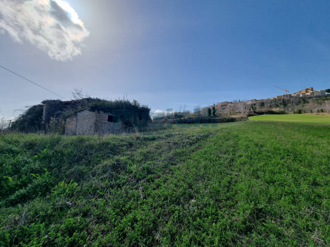 Casale in vendita a Santa Vittoria in Matenano