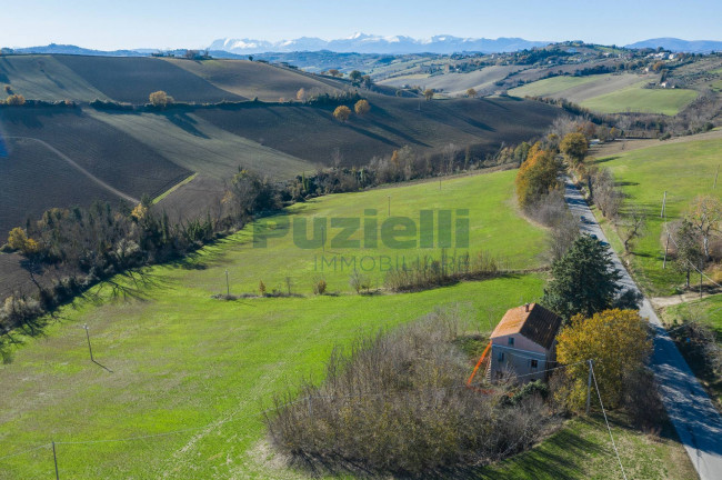 Casa singola in vendita a Monte San Pietrangeli