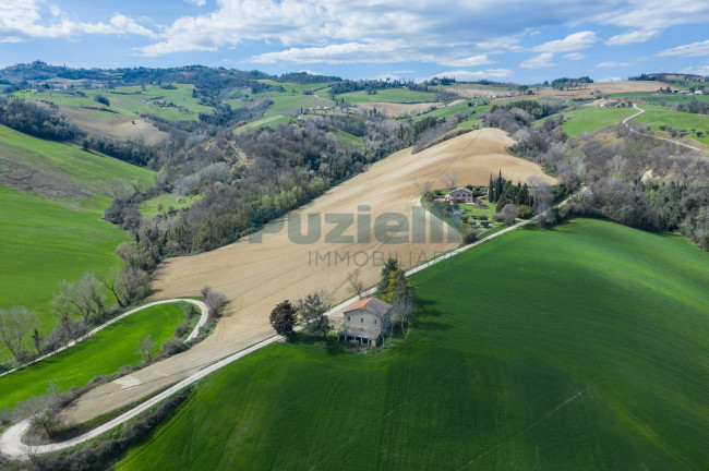 Casale in vendita a Santa Vittoria in Matenano