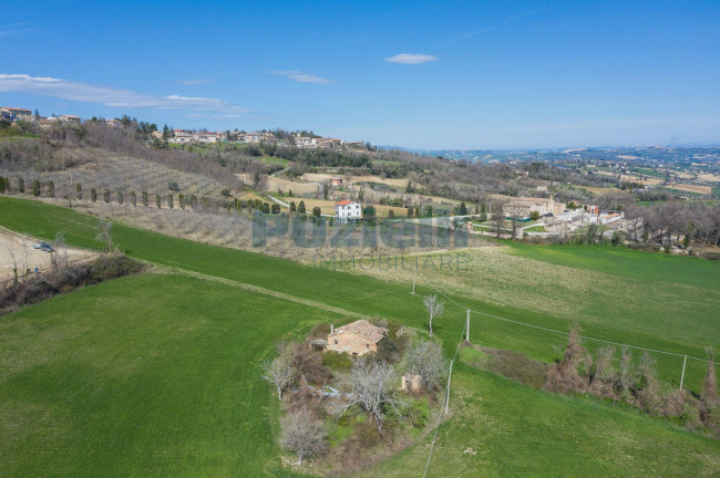 Casale in vendita a Santa Vittoria in Matenano