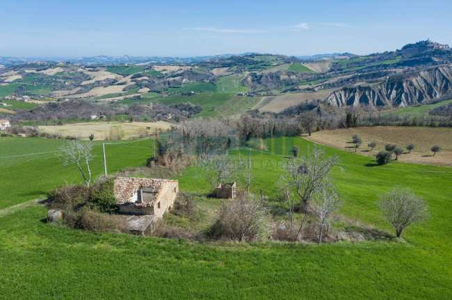 Casale in vendita a Santa Vittoria in Matenano