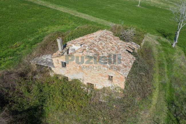 Casale in vendita a Santa Vittoria in Matenano