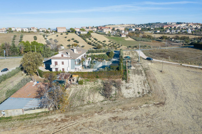 Terreno edificabile in vendita a Fermo