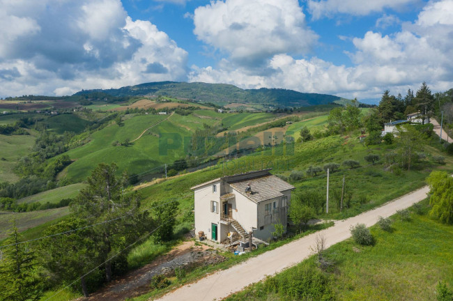 Casa singola in vendita a Santa Vittoria in Matenano