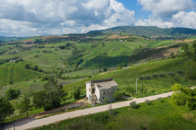 Casa singola in vendita a Santa Vittoria in Matenano