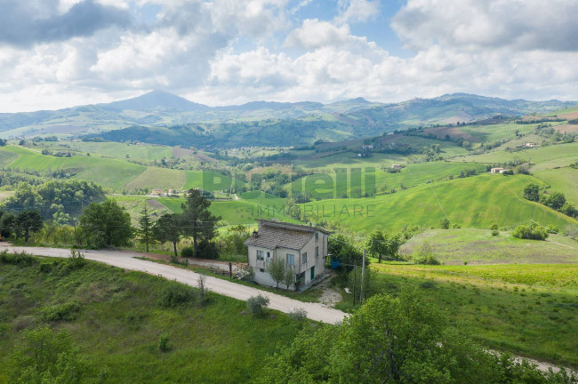 Casa singola in vendita a Santa Vittoria in Matenano