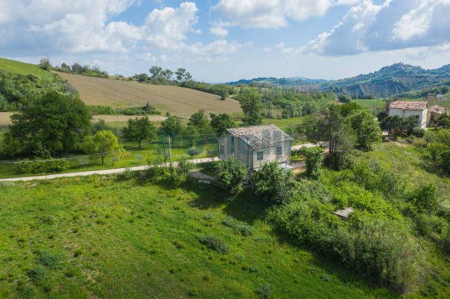 Casa singola in vendita a Santa Vittoria in Matenano