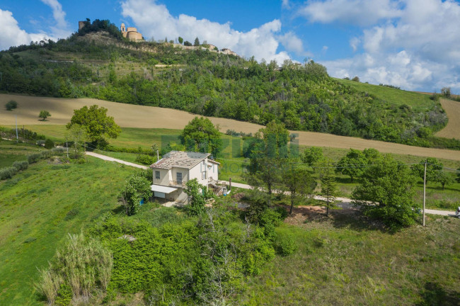 Casa singola in vendita a Santa Vittoria in Matenano