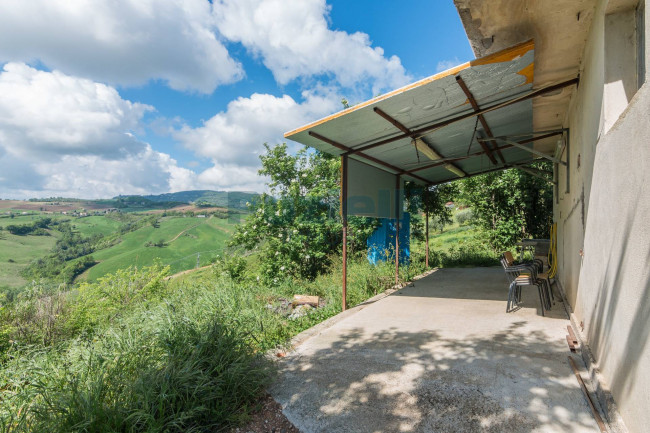 Casa singola in vendita a Santa Vittoria in Matenano