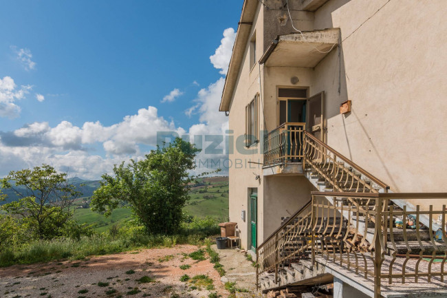 Casa singola in vendita a Santa Vittoria in Matenano