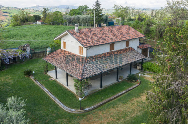 Casa singola in vendita a Belmonte Piceno