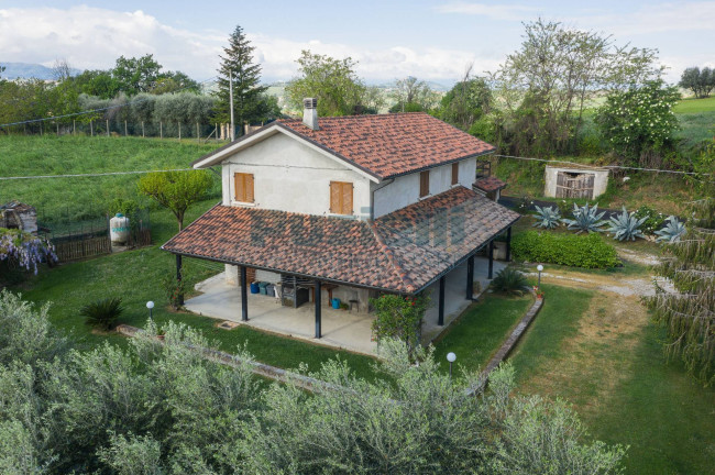 Casa singola in vendita a Belmonte Piceno