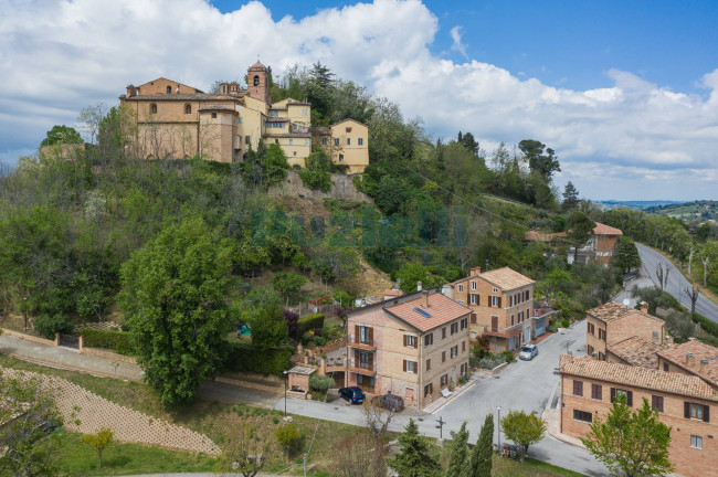 Appartamento in vendita a Sant'Angelo in Pontano