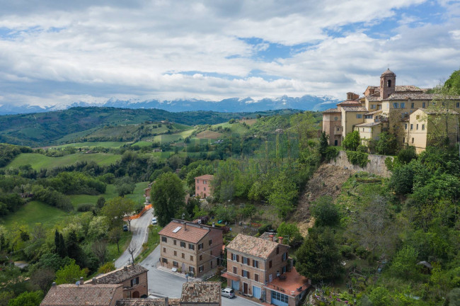  for sale in Sant'Angelo in Pontano