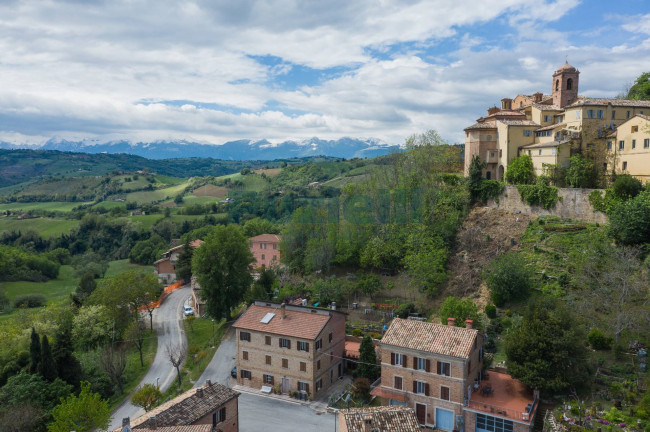 Appartamento in vendita a Sant'Angelo in Pontano