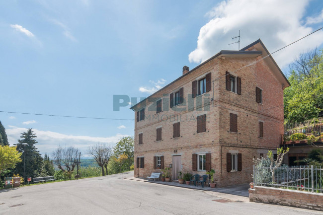  for sale in Sant'Angelo in Pontano