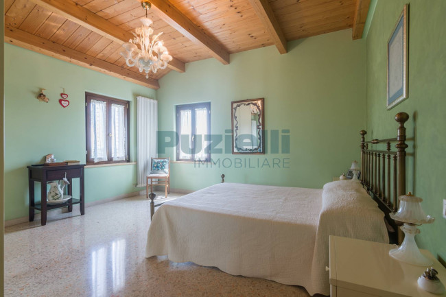  for sale in Sant'Angelo in Pontano