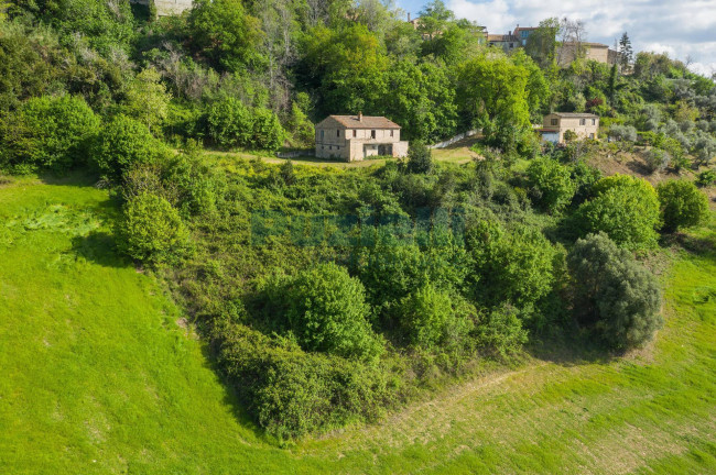 Rustico in vendita a Lapedona