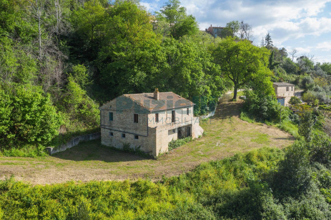 Rustico in vendita a Lapedona