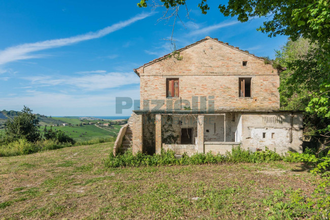 Rustico in vendita a Lapedona