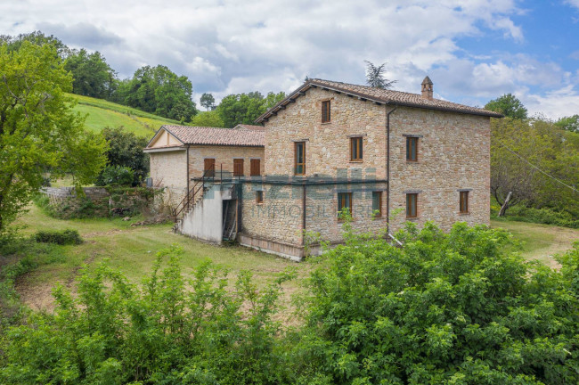 Casale in vendita a Smerillo