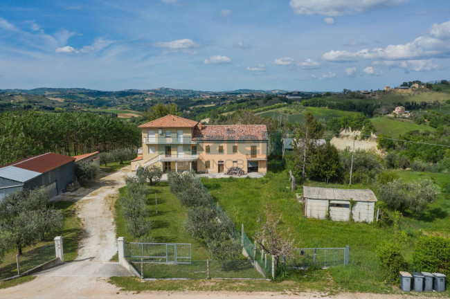  for sale in Monsampietro Morico