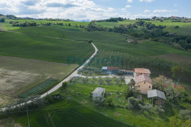 Casa indipendente in vendita a Monsampietro Morico