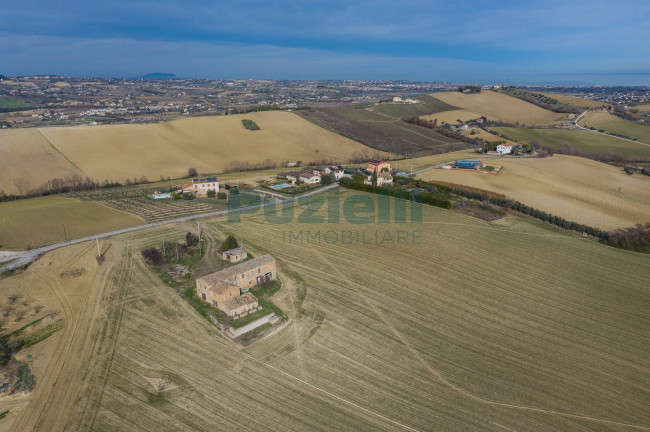 Rustico in vendita a Fermo