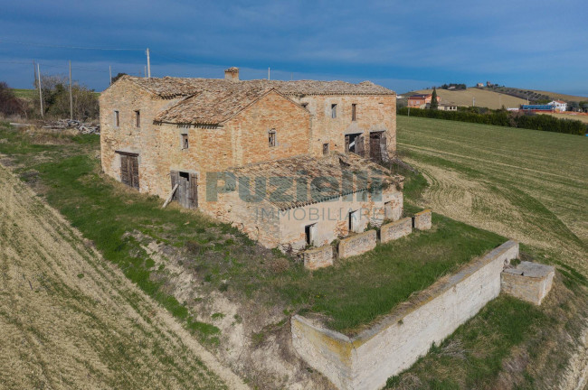 Rustico in vendita a Fermo