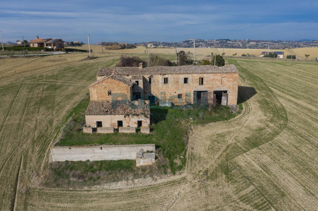 Rustico in vendita a Fermo