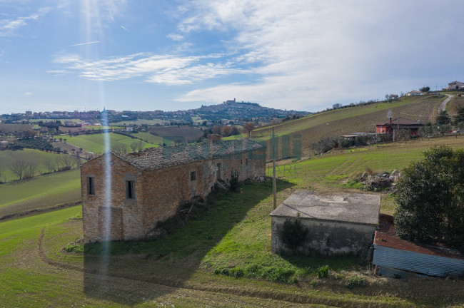 Rustico in vendita a Fermo