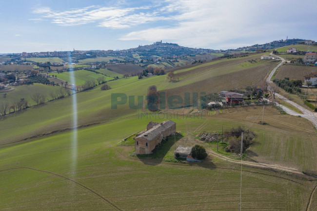 Rustico in vendita a Fermo