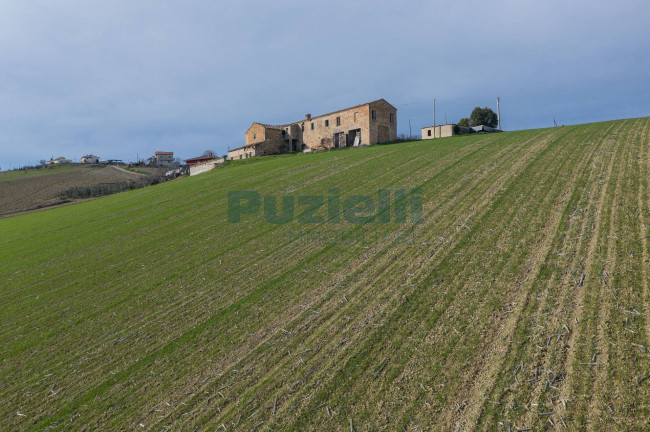 Rustico in vendita a Fermo