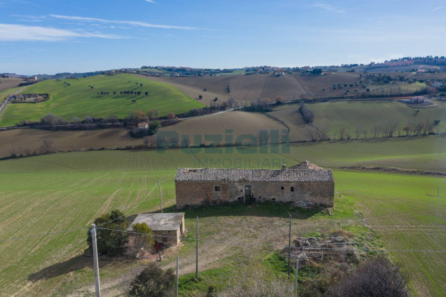 Rustico in vendita a Fermo