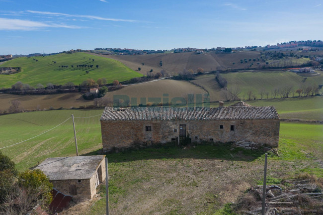 Rustico in vendita a Fermo