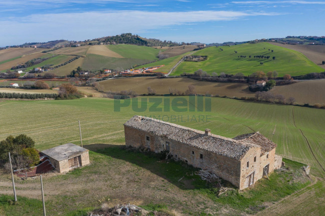 Rustico in vendita a Fermo