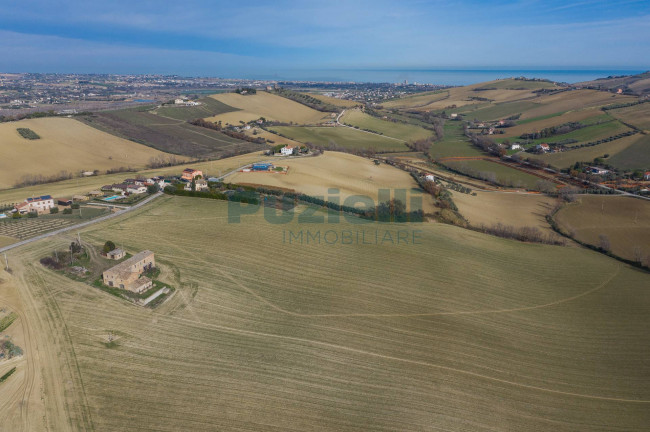 Rustico in vendita a Fermo