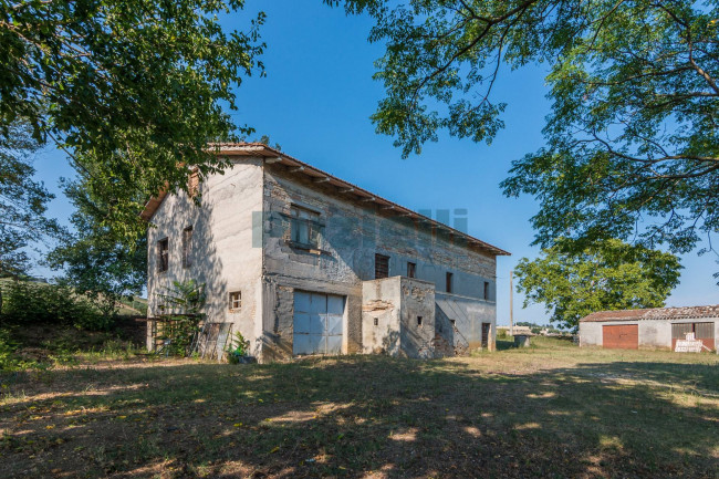 Casale in vendita a Monte San Pietrangeli