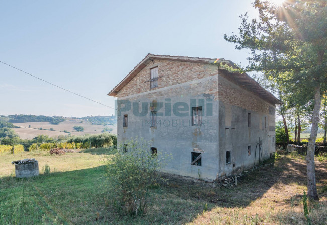 Casale in vendita a Monte San Pietrangeli