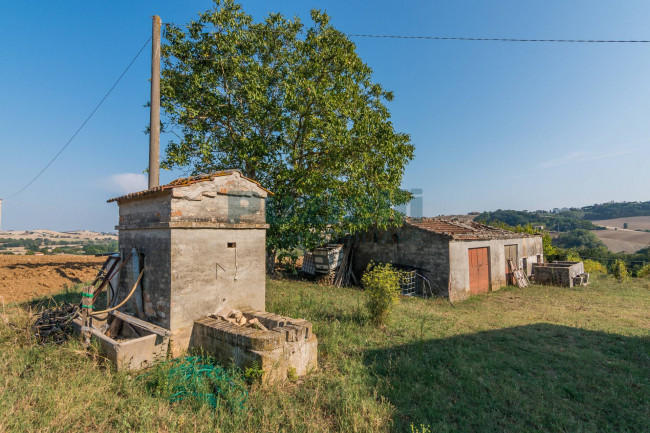 Casale in vendita a Monte San Pietrangeli