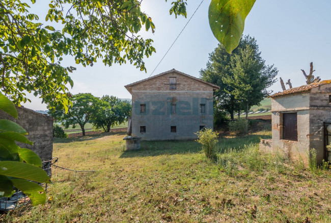 Casale in vendita a Monte San Pietrangeli